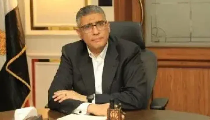 محافظ الجيزة يزور مطرانية الجيزة للاقباط الارثوذكس للتهنئة بعيد القيامة المجيد