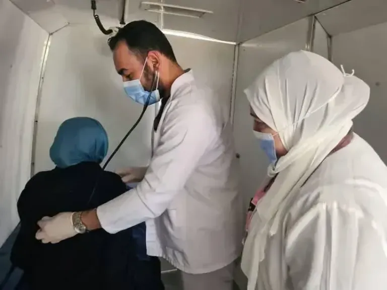 ”صحة شمال سيناء”: توقيع الكشف الطبي على 621 مواطنا ضمن قافلة مجانية بالشيخ زويد