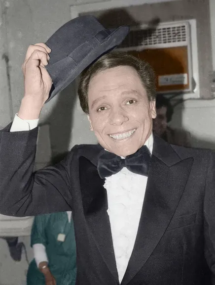 كل سنة وأنت طيب يا زعيم.. 85 عاما على ميلاد عادل إمام