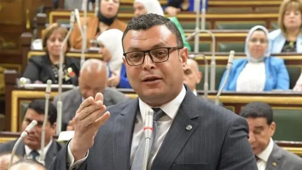 وزير الإسكان يتابع موقف تنفيذ المشروع السكنى ”ديارنا” المطروح للحجز حاليا