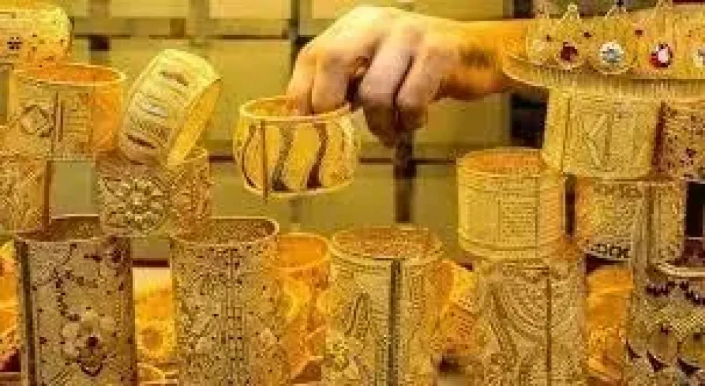 سعر الذهب اليوم الجمعة 2 مايو 2025.. عيار 18 بدون مصنعية بـ3985.71 جنيه