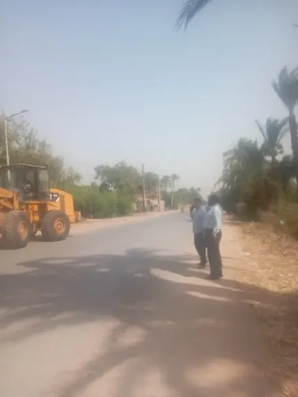 محافظ أسيوط يوجه برفع نواتج تطهير الترع والمصارف بشكل فوري ..