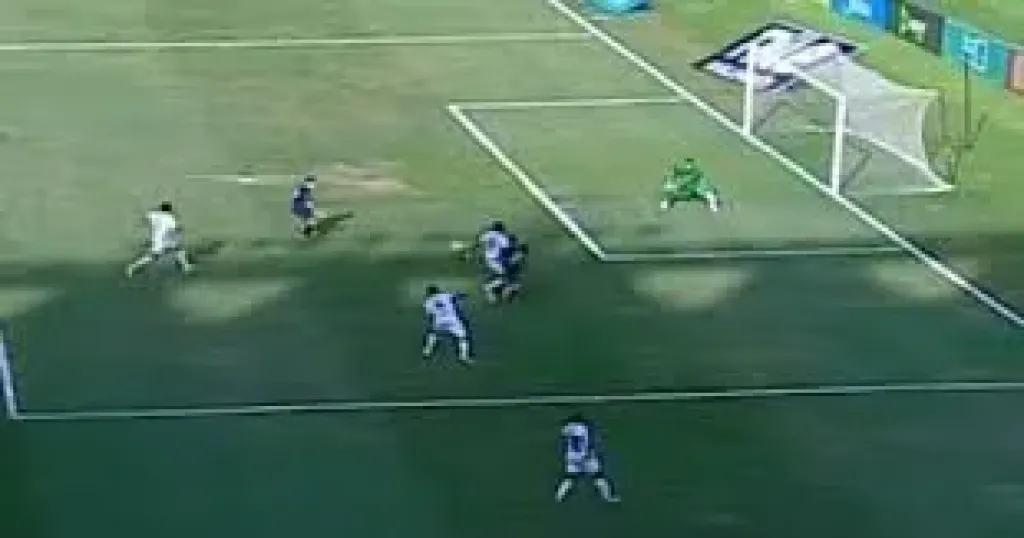 سيراميكا يتقدم على البنك الأهلى بهدف لـ”بوبو” فى الشوط الأول ببطولة الدورى