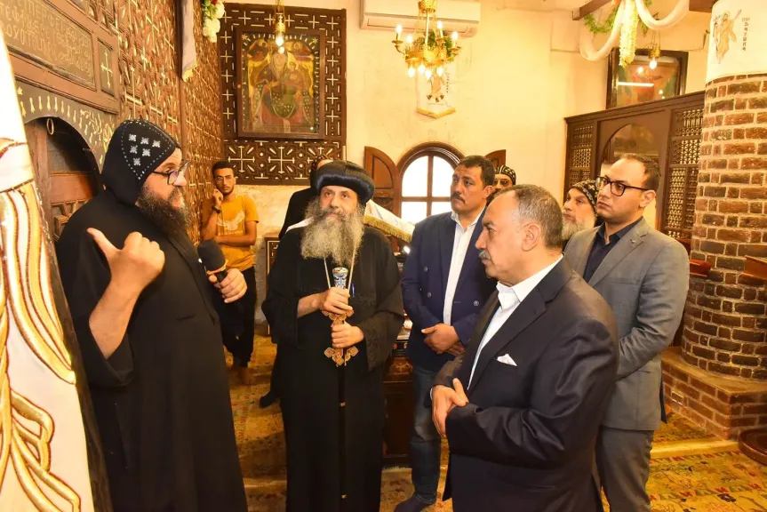 محافظ أسيوط يزور الدير المحرق بالقوصية ويؤكد اهتمام الرئيس السيسي