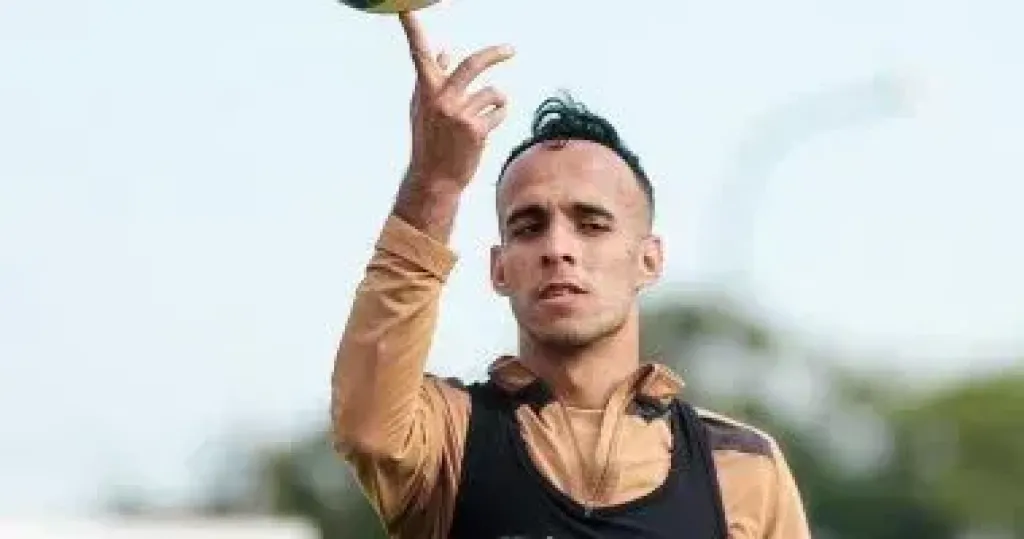 ناصر منسى وشلبى يقودان هجوم الزمالك أمام المصرى بالدورى