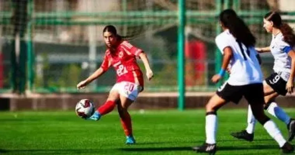 ناشئات الأهلى يفوزن على مسار بثلاثية ويتوجن ببطولة دورى الكرة النسائية