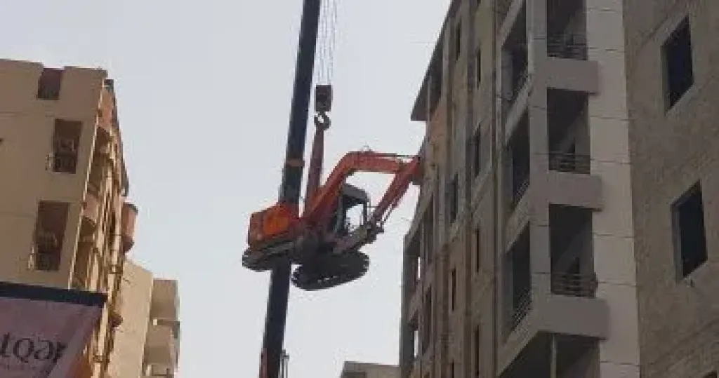 محافظ القاهرة: إزالة 36 طابقا مخالفا بالمقطم.. فيديو