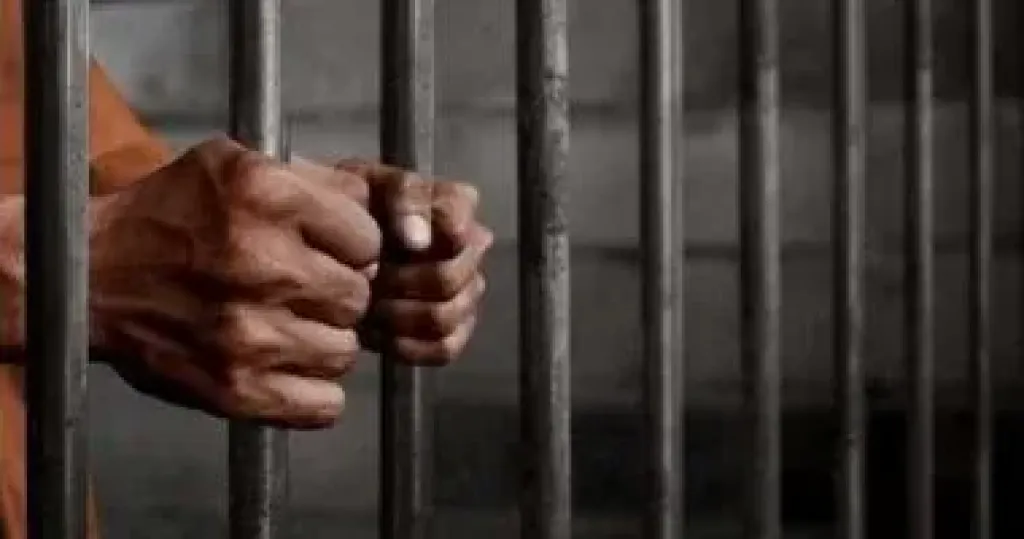 ضبط المتهمين بسرقة مواسير تكييف أحد المساجد بدمياط