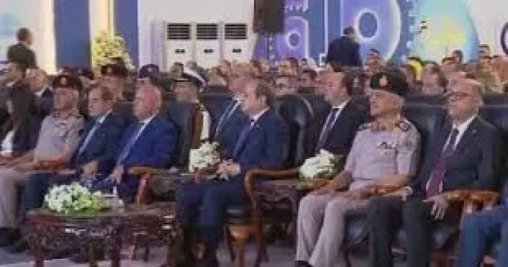 الرئيس السيسى يشهد عبر الفيديو كونفرانس عرضا لعدد من المصانع الجديدة الناجحة