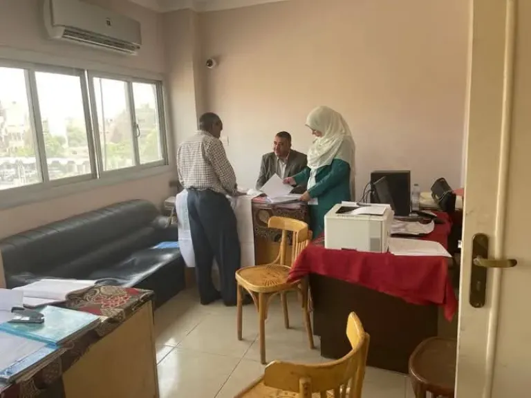 محافظ أسيوط يوجه بالمتابعة الدورية لاستكمال إجراءات التقنين