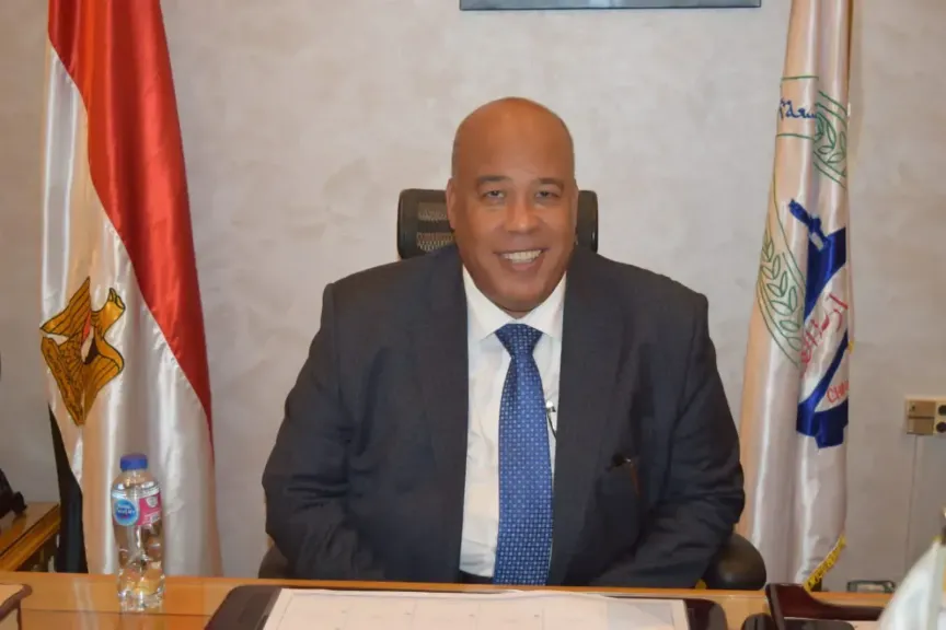 إختيار أيمن العشري ممثلا لإتحاد الغرف التجارية بمجلس تحديث الصناعة