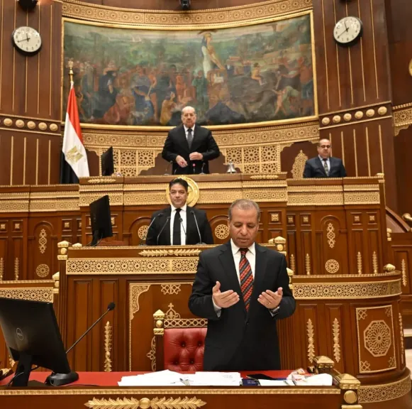 مجلس الشيوخ يعلن خلو مقعد النائب ثروت فتح الباب ويقف دقيقة حداد على روحه