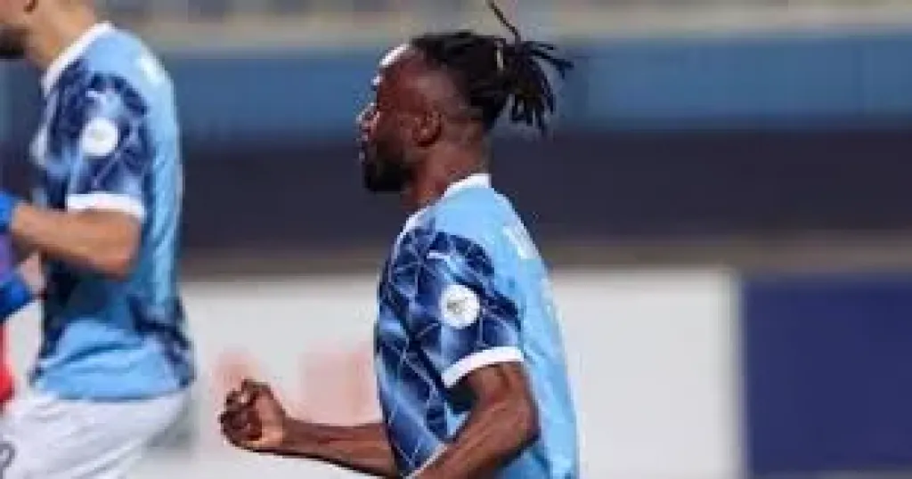 ماييلى يقود هجوم بيراميدز أمام فاركو فى الدوري