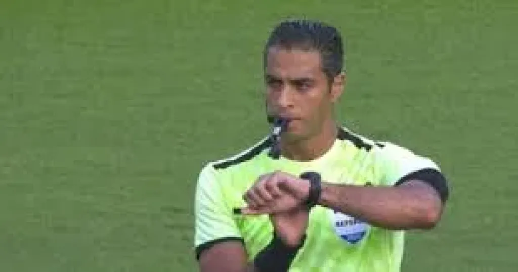 ماذا يفعل الأهلى مع صافرة أمين عمر قبل لقاء حرس الحدود الليلة بالدوري؟