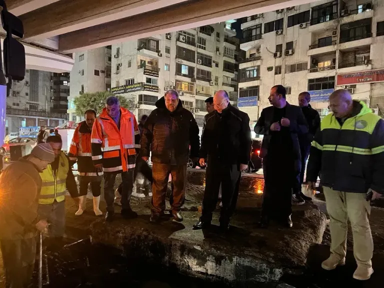 محافظ كفرالشيخ: إصلاح عاجل لانسداد خط الصرف الصحي الرئيسي بشارع عبدالعال بمدينة دسوق