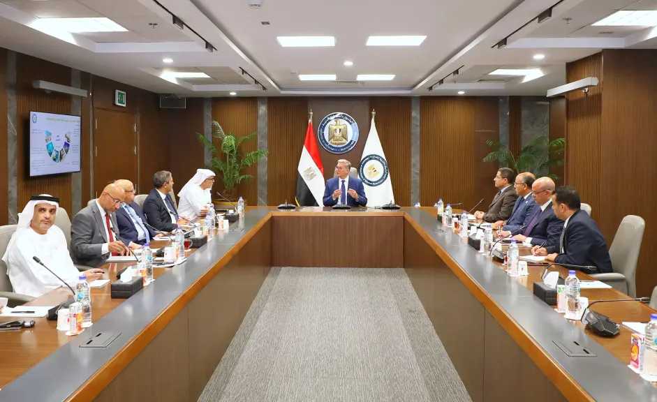 المهندس كريم بدوى وزير البترول والثروة المعدنية يبحث مع مجموعة موانئ ابوظبي سبل تعزيز التعاون المشترك