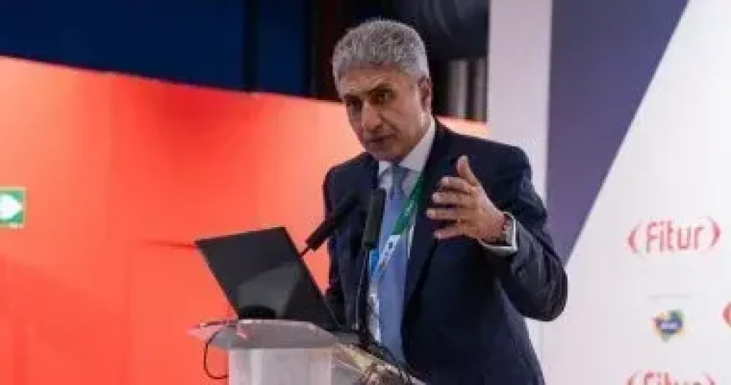 وزير السياحة يتابع تطوير الخدمات السياحية بأهرامات الجيزة.. ويشدد على التنسيق بين الجهات المعنية