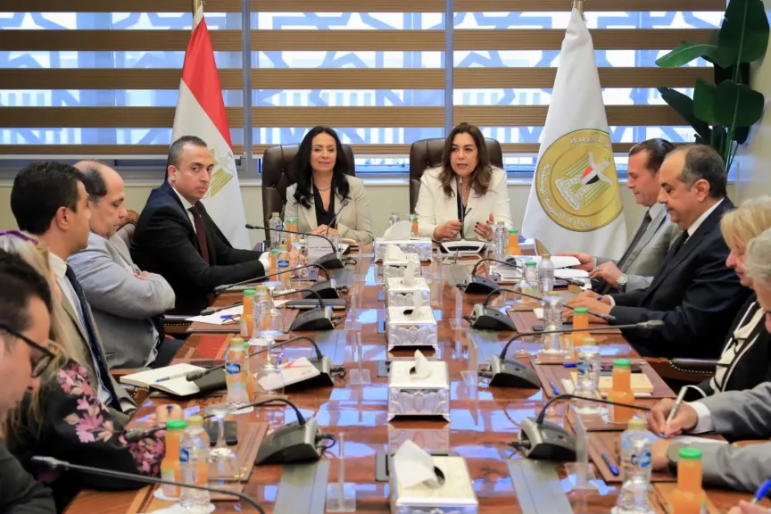 وزيرتا التنمية المحلية والتضامن الاجتماعى يبحثان التعاون في دعم المشروع القومي ”أيادي مصر ” للتسويق للحرف التراثية واليدوية