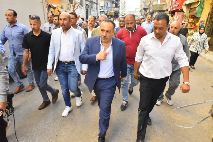محافظ أسيوط يتفقد شارع رياض عقب إزالة الإشغالات ويشيد بتعاون المواطنين