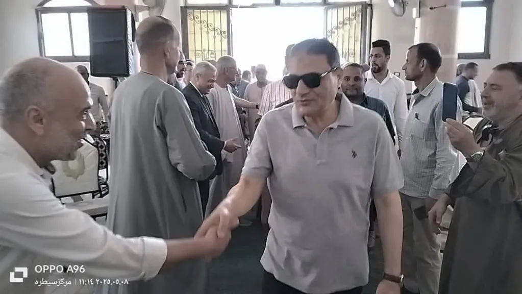 تنفيذا لتوجيهات جاكلين إنارة طرق وتمهيد شوارع وصناديق قمامة بقرية النجيلة بكوم حمادة