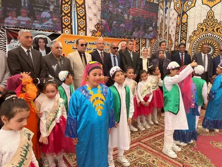 ”تألق تعليم كفر الدوار في ختام أنشطة العام الدراسي بمعرض مميز بالثانوية التجارية بنات”