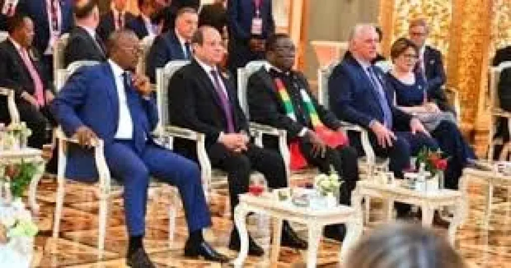الرئيس السيسي يشارك فى حفل عشاء أقامه بوتين للرؤساء بمناسبة عيد النصر..