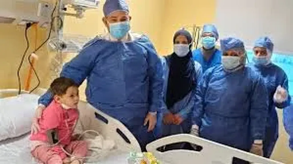 طفل عمره 13 عاما.. نجاح أول عملية زرع نخاع بوحدة الدم بمستشفى أبو الريش