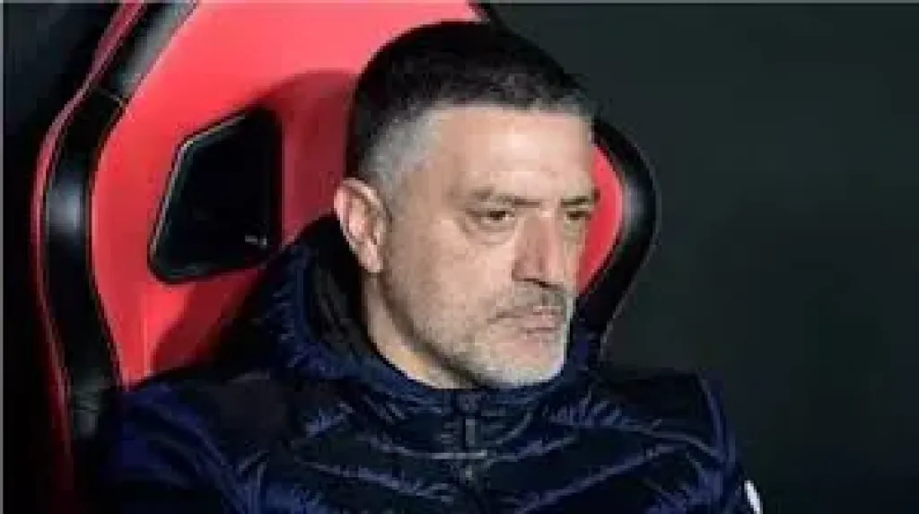 مرشح لخلافة كولر، كم سدد إشبيلية لـ جارسيا بيمنتا بعد إقالته؟
