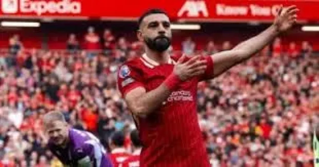 ”موسم لا ينسى”.. صحف إنجلترا تتغنى بـ محمد صلاح بعد جائزة رابطة الكتاب
