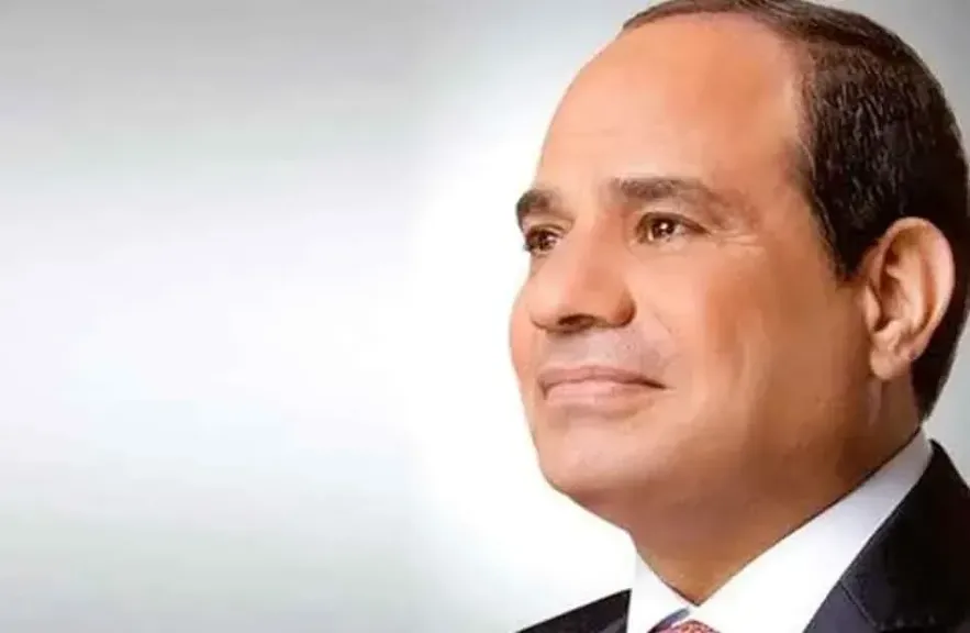 الرئيس السيسى يصل مقر انعقاد القمة العربية الـ 34 فى بغداد