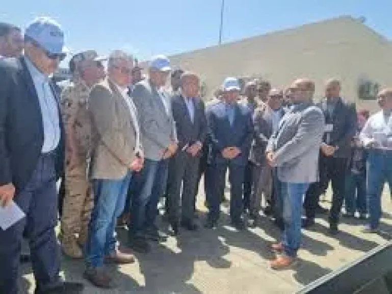 رئيس الوزراء يتفقد أعمال الإنشاءات بمحطة قناة السويس للحاويات