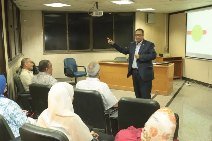 الدكتور المنشاوي يتابع جهود مركز ضمان الجودة والتأهيل للاعتماد بجامعة