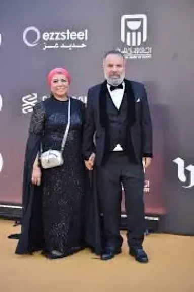 صبحي خليل يتحدث عن حبه لزوجته ومعاناة ابنته مع مرض السرطان فى ”واحد من الناس”