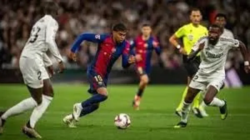 لامال يقود هجوم برشلونة ضد ريال مدريد في الكلاسيكو