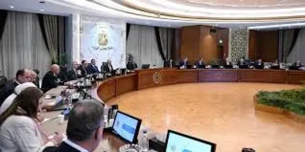 رئيس الوزراء: البرنامج الوطني لتنمية صناعة السيارات ركيزة لتوطين الصناعة بمصر