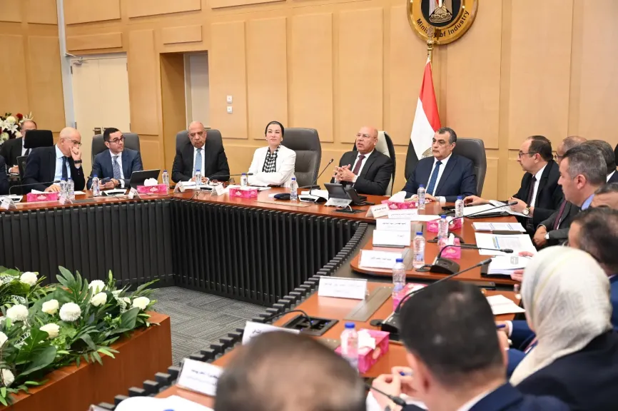 وزير الصناعة والنقل يترأس الاجتماع الثالث والعشرين للمجموعة الوزارية للتنمية الصناعية