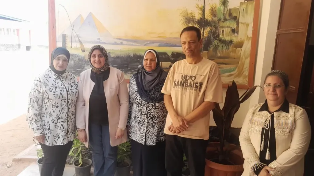 محافظ أسيوط يطلق مبادرة مجتمعية لتوزيع بونات شراء مواد غذائية على مستحقي الدعم