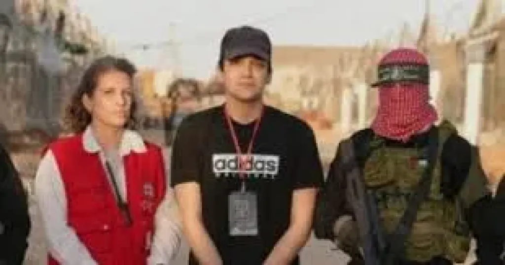 تسليم المحتجز الأمريكي الإسرائيلي عيدان ألكسندر للصليب الأحمر
