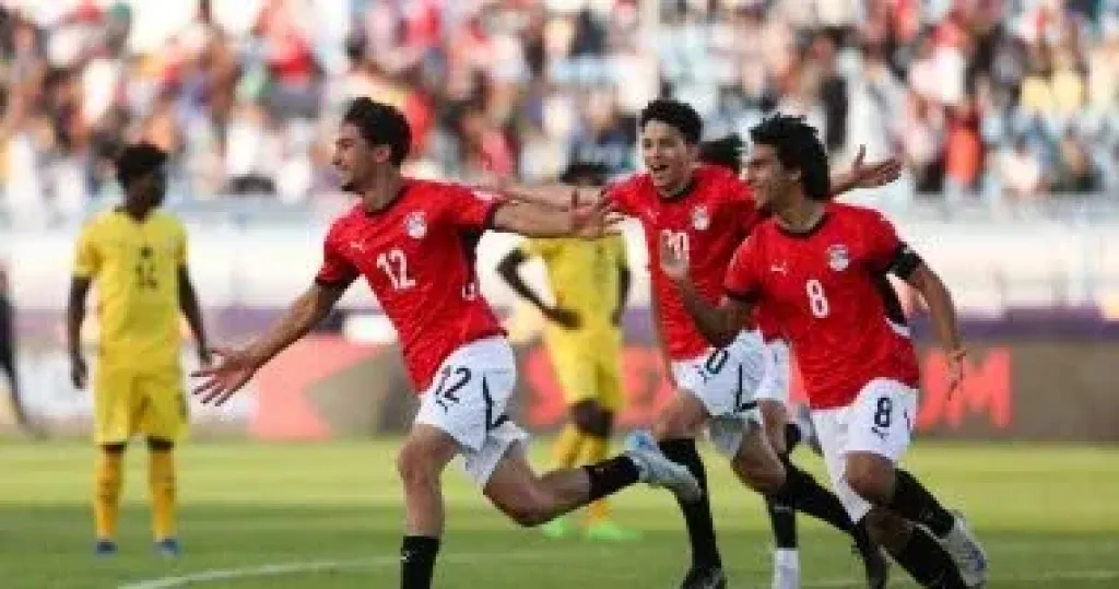 طرد لاعب غانا أمام منتخب الشباب فى بداية الشوط الإضافى الثانى بأمم أفريقيا