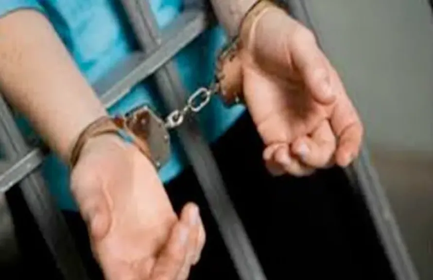 تجديد حبس متهمين بترويج الأسلحة البيضاء عبر مواقع التواصل الاجتماعي