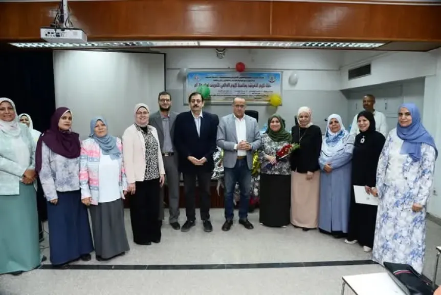 مستشفيات جامعة أسيوط تكرم عددا من هيئة التمريض