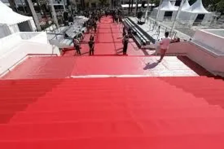 السجادة الحمراء لمهرجان كان السينمائى الـ78 جاهزة لاستقبال النجوم