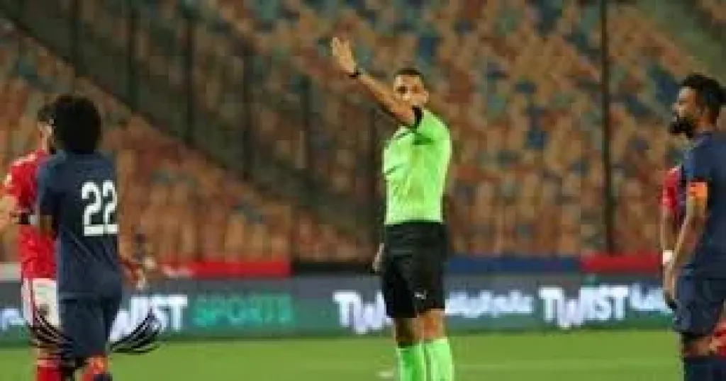 ماذا يفعل الأهلى مع صافرة محمود بسيونى قبل مواجهة سيراميكا اليوم ؟