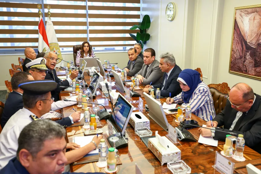وزيرة التنمية المحلية تبحث مع محافظ القاهرة ورئيس جهاز التنسيق الحضاري  إعادة المظهر الجمالي والحضاري لبعض الشوارع بمصر الجديدة