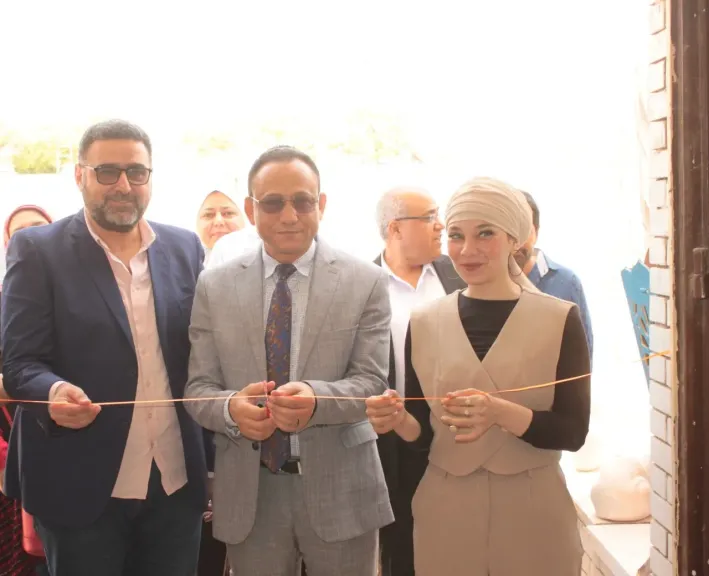 كلية الفنون الجميلة بجامعة أسيوط تنظم معرضاً فنياً حول ”التكنولوجيا