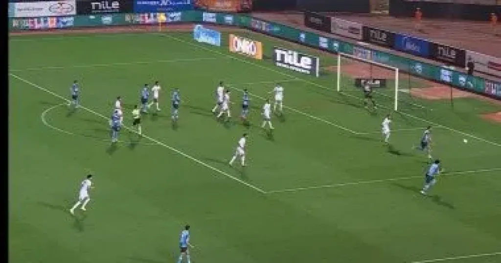 30 دقيقة.. بيراميدز يضغط على الزمالك بعد التقدم بهدف إبراهيم عادل