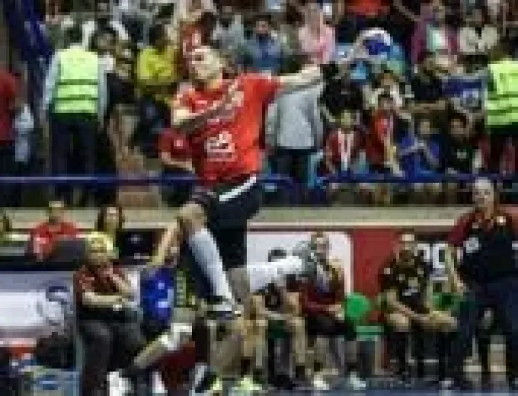 الأهلي يتقدم على الترجى التونسى 11 - 8 بالشوط الأول فى نهائى السوبر الأفريقى لليد