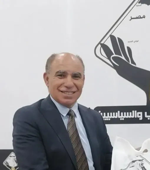 ايمن شعبان يتساءل ؟اين النواب والمرشحين والاحزاب من قانون الايجار القديم