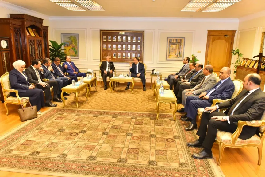 محافظ أسيوط يستقبل رئيس هيئة النيابة الإدارية خلال زيارته