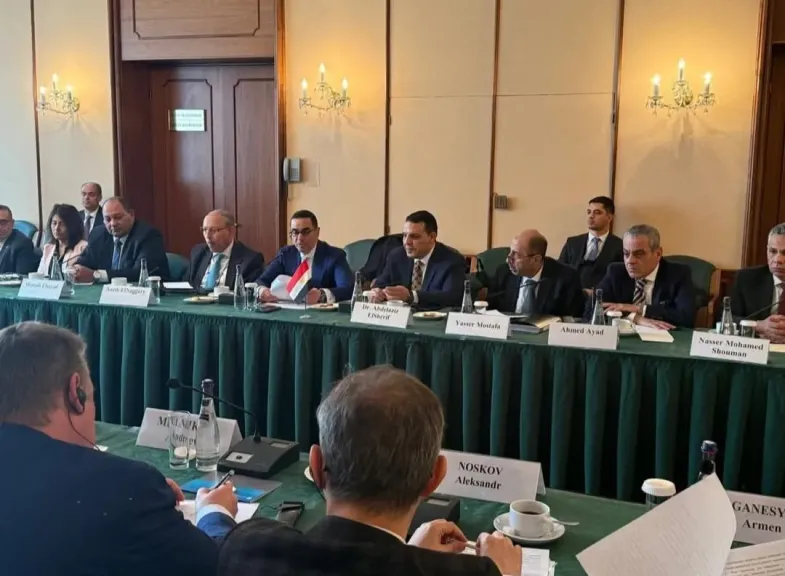 وزير الاستثمار يلتقي كبار رجال الأعمال في موسكو لبحث شراكات جديدة مع روسيا
